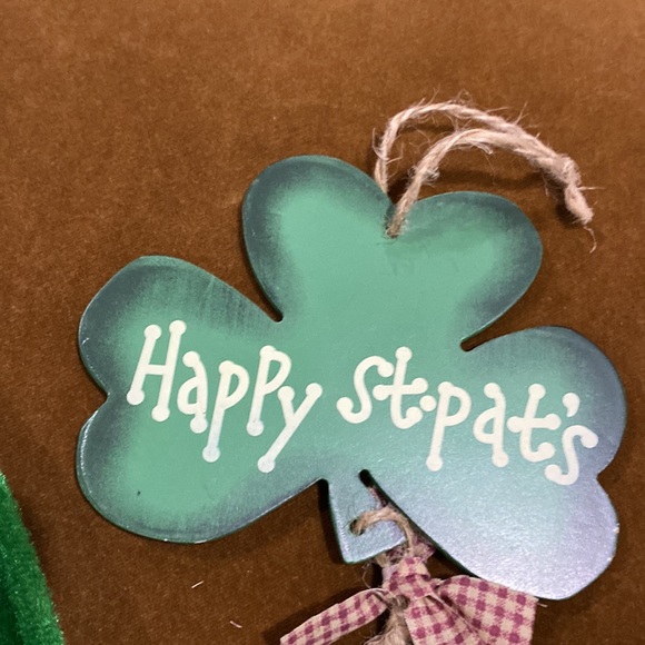 Green St. Patrick's Day Hat and Decor Set! - Picture 4 of 7